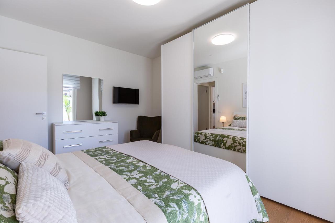 Quartu SantʼElena Colombo Palace - Suite Eden Via Perda Bona 35A מראה חיצוני תמונה