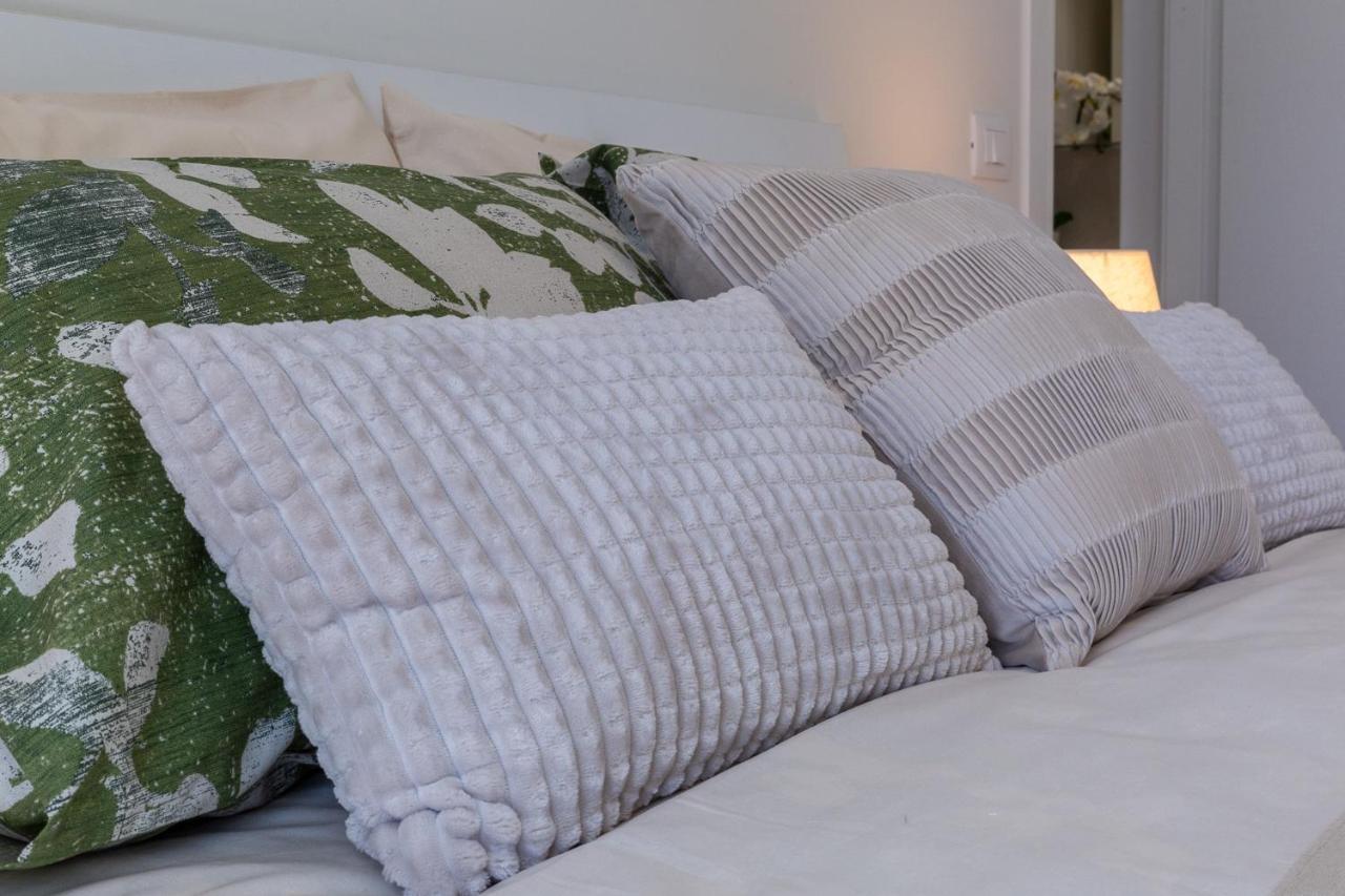 Quartu SantʼElena Colombo Palace - Suite Eden Via Perda Bona 35A מראה חיצוני תמונה
