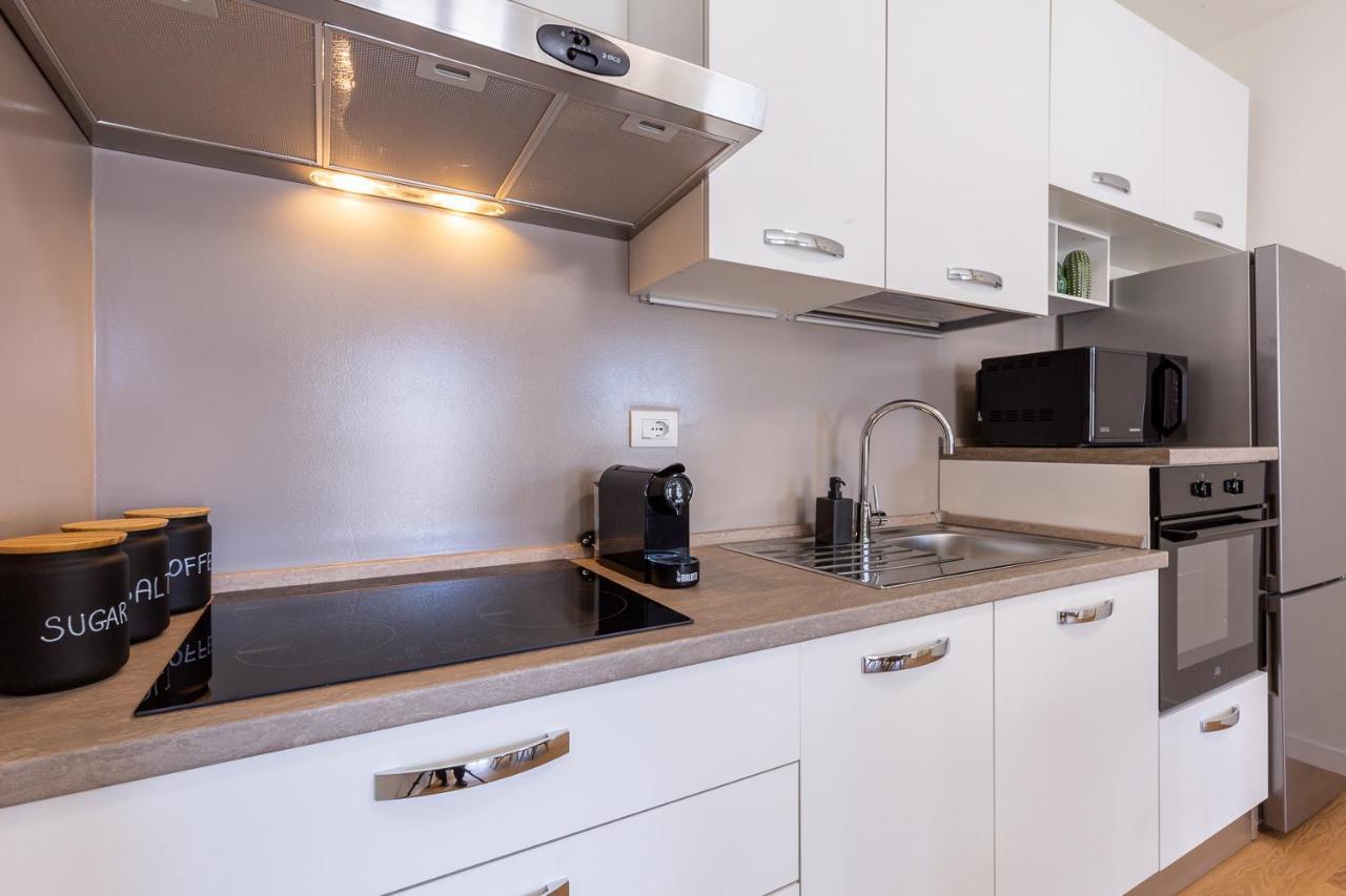 Quartu SantʼElena Colombo Palace - Suite Eden Via Perda Bona 35A מראה חיצוני תמונה