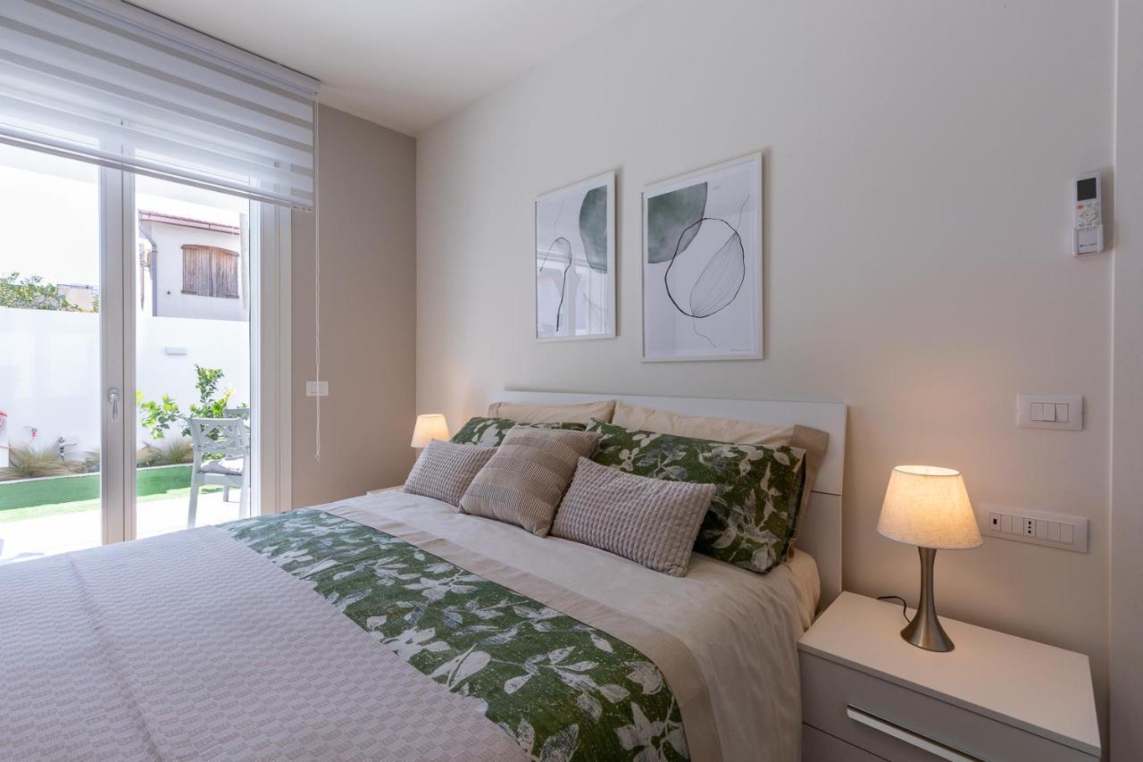 Quartu SantʼElena Colombo Palace - Suite Eden Via Perda Bona 35A מראה חיצוני תמונה